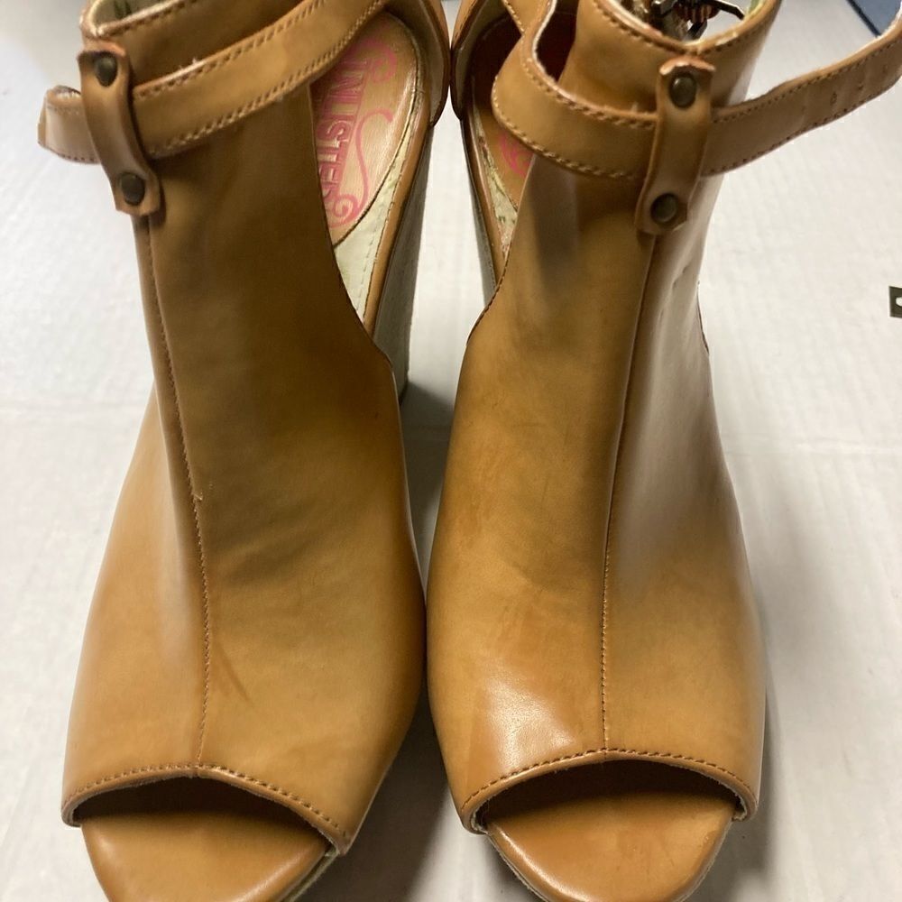 UNLISTED‎ by Kenneth Cole women’s Shoes size 8 1/2M